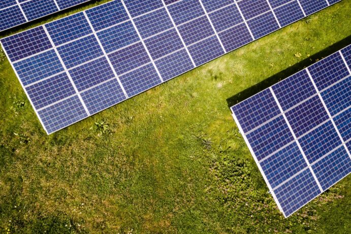 Decoding Solar Inverters: A Complete Guide img - 1