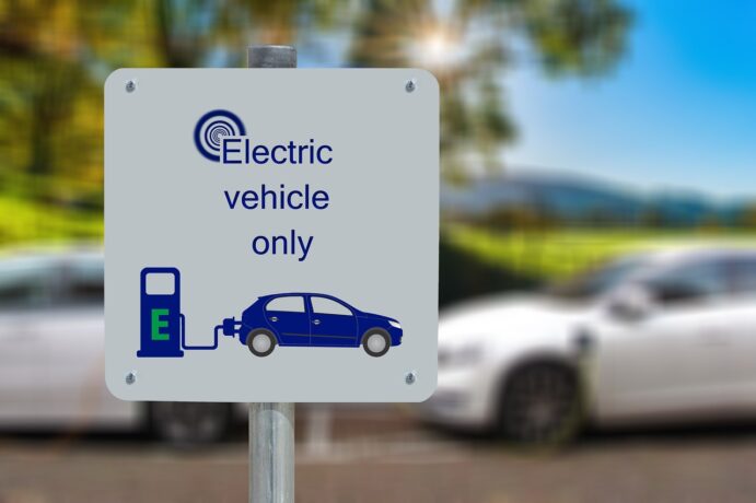 Top 10 Electric Vehicle Models That Are Best for Your Wallet and the Environment img - 1