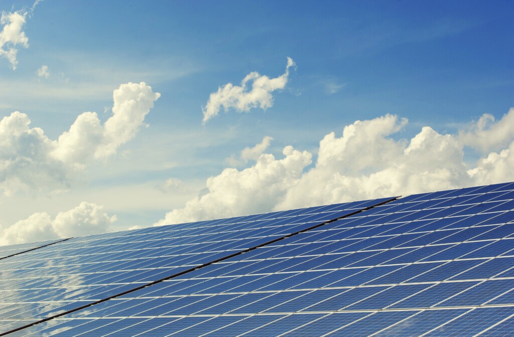 Top 18 Solar Panel Companies in the US img - 2