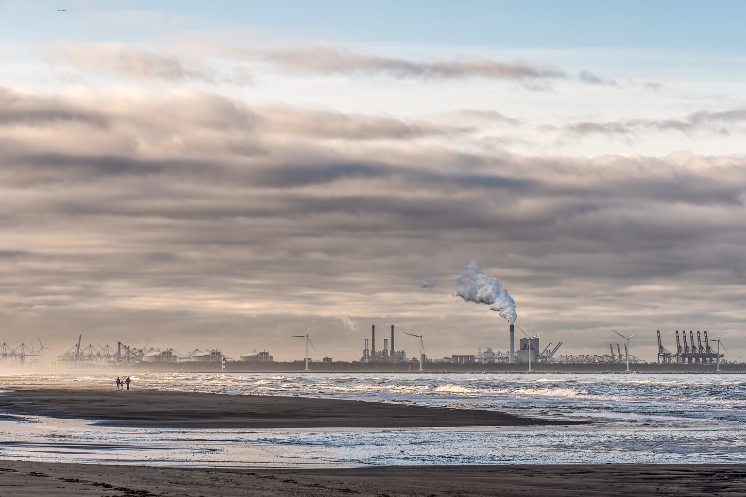 Pros and Cons of Fossil Fuels: Are Alternatives the Answer?