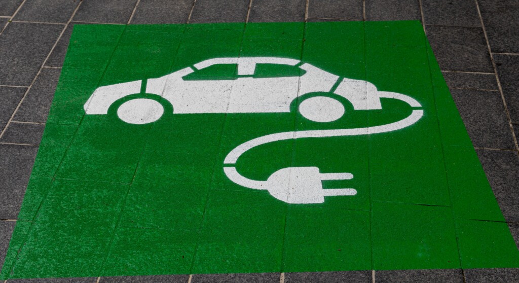 Electric Vehicles Explained: From Basics to Benefits img - 2